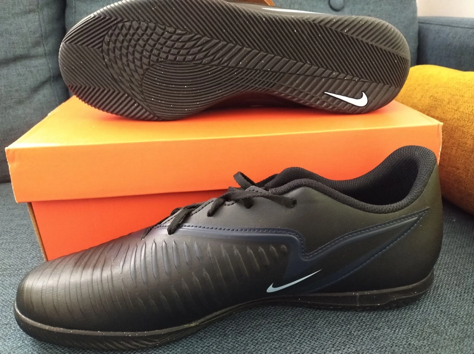 Futsal schoenen Nike Phantom 6 Low Club IC Black/Black – Nieuw 45 – photo 5